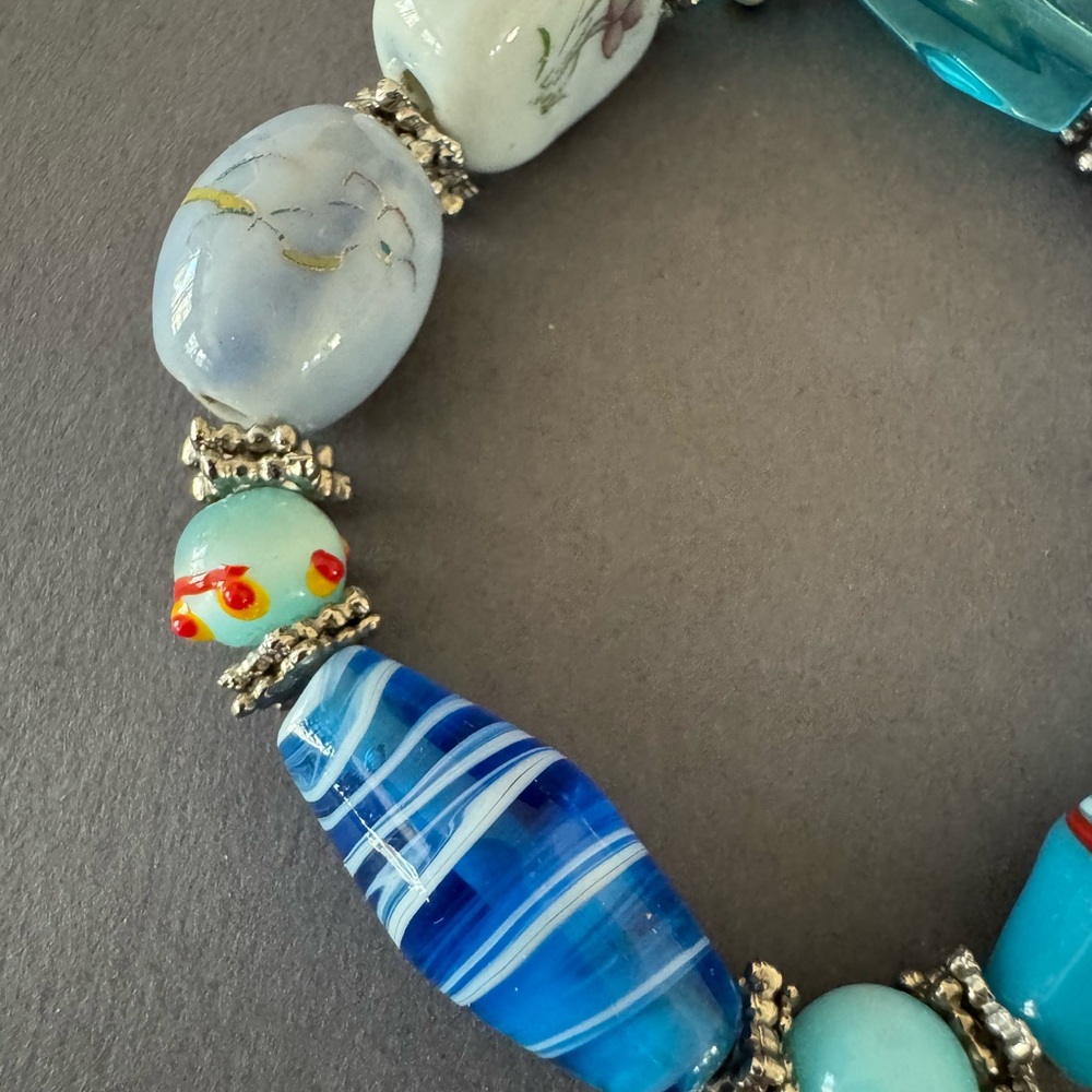 Blue Beaded Bracelet - Picture 3 of 8